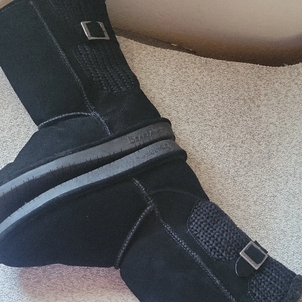 BearPaw used accent black